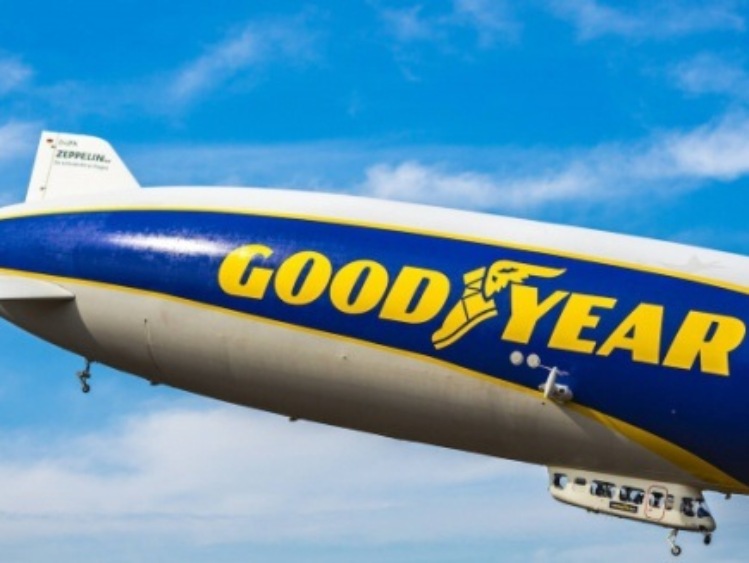 Po wielu latach nieobecności sterowiec Goodyear Blimp z wizytą w Polsce